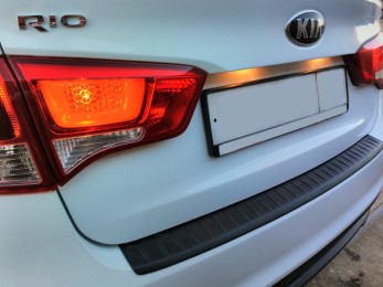 Накладка на задний бампер (АБС) KIA Rio III седан с 2011 по 2017 г.в.