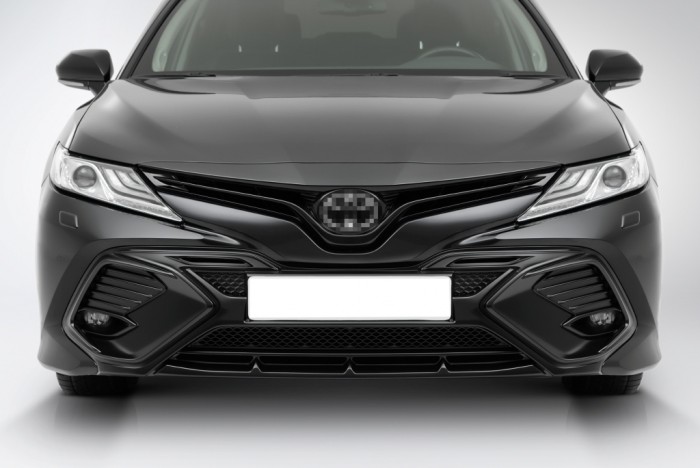 Накладка HARIUS на передний бампер Toyota Camry 70