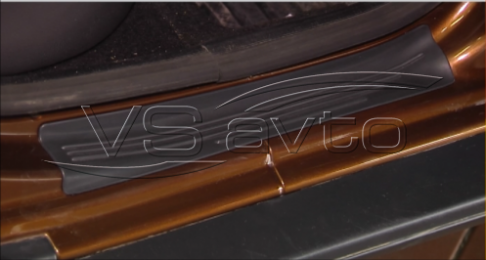 Накладка в проем задних дверей Renault Duster