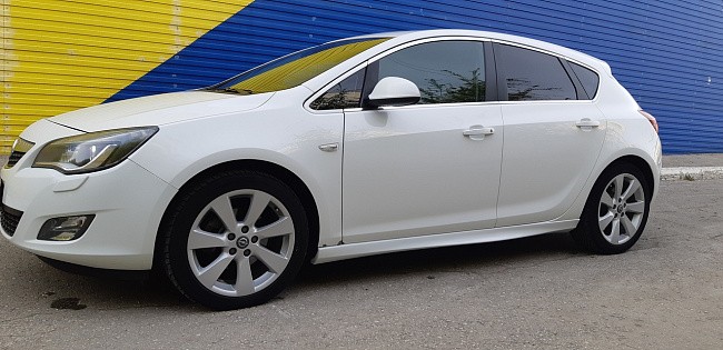 Пороги Opel Astra J (под окраску)