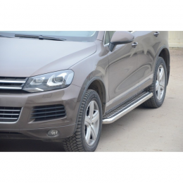 Защита ПОРОГОВ с алюм. листом d63,5 VOLKSWAGEN Touareg КРАШ. (арт. 1683 К)
