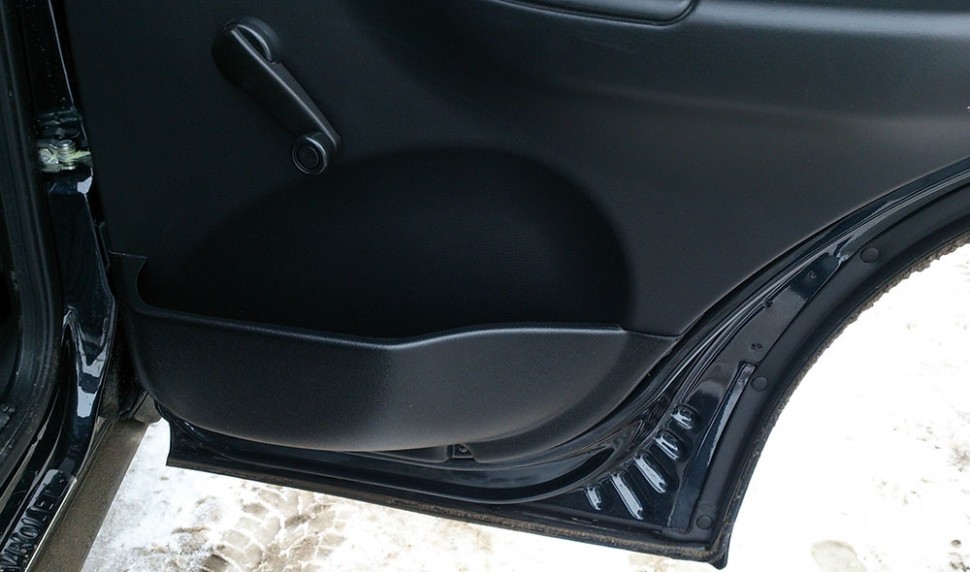 Karmany Na Zadnie Dveri 2123 Shevrole Niva Internet Magazin Vs Avto