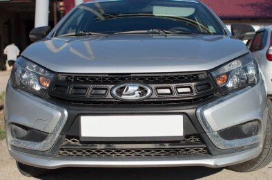 Вставки в решетку радиатора LADA Vesta (0091)