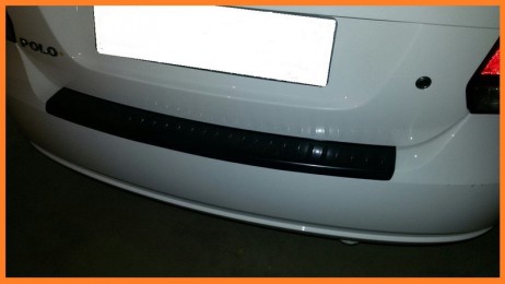 Накладка на задний бампер (АБС) Volkswagen Polo V (седан) с 2009 г.в. по 2015 г.в.